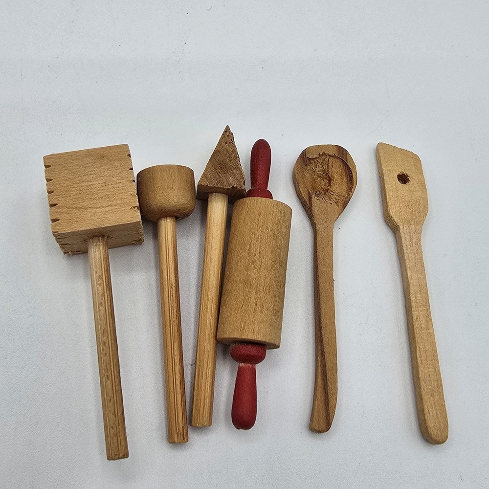 Vintage Doll Sized Wooden Kitchen Utensils & Rack Fridge Refrigerator Magnet - Picture 13 of 13